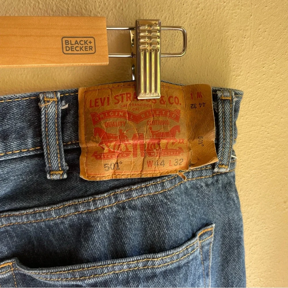 Levi's 501 Button Closure Straight Leg Work Jeans. 100% Cotton. Size W44x L30